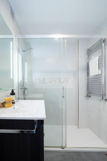Libertad By Silastur Gijon Luaran gambar